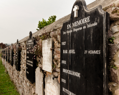 Mur des disparus à Ploubazlanec