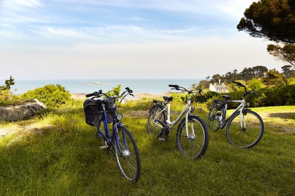 vélos devant la mer