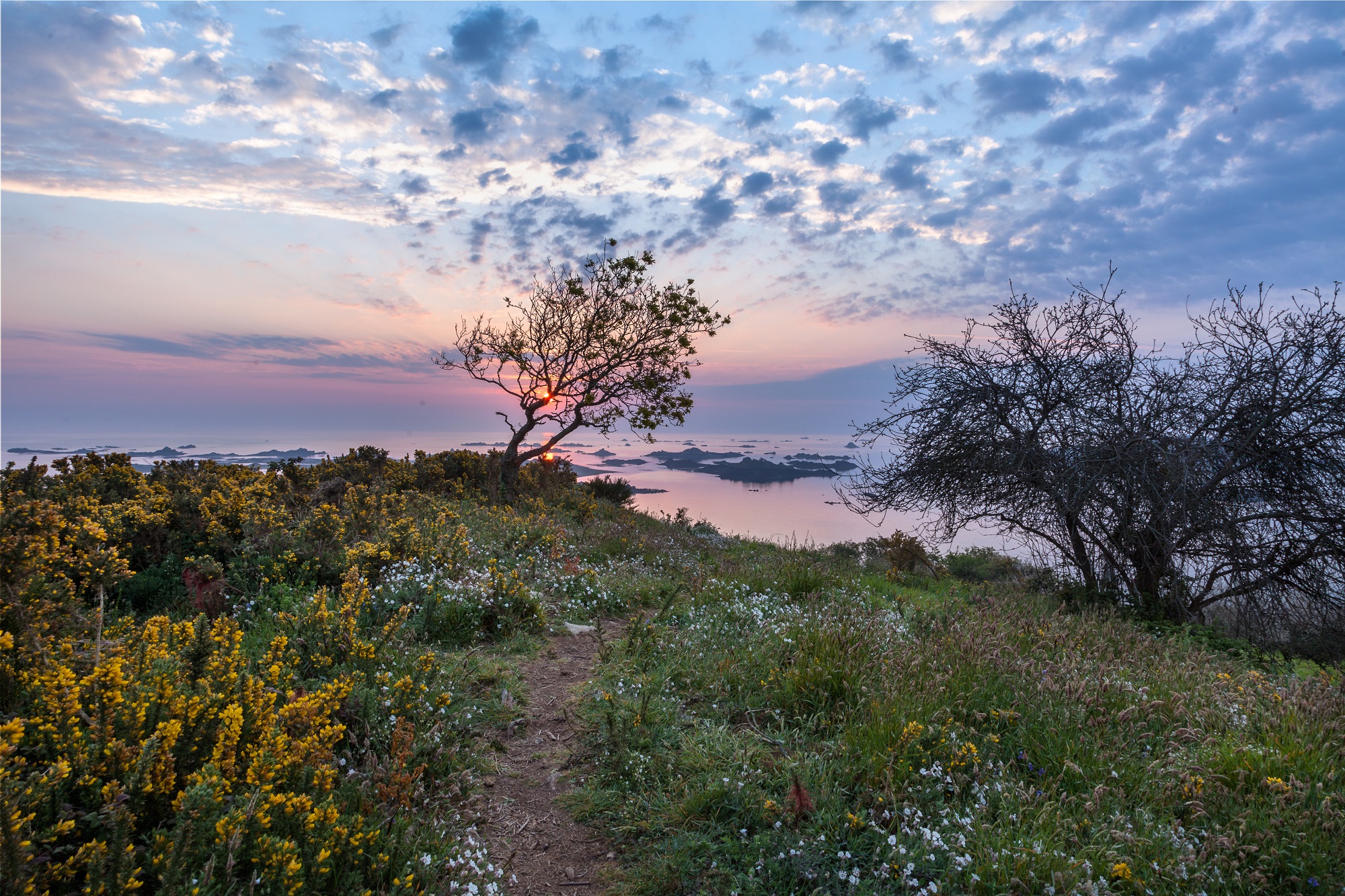 La pointe de la Trinité au coucher du soleil