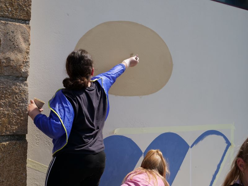 Peinture sur la façade des Viviers