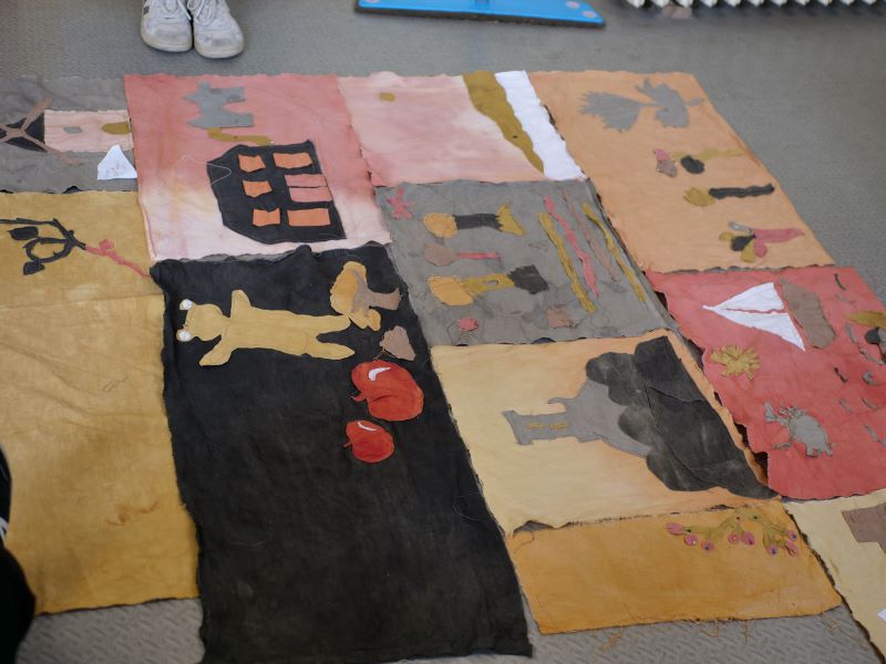 Assemblage de la voile et ses récits
