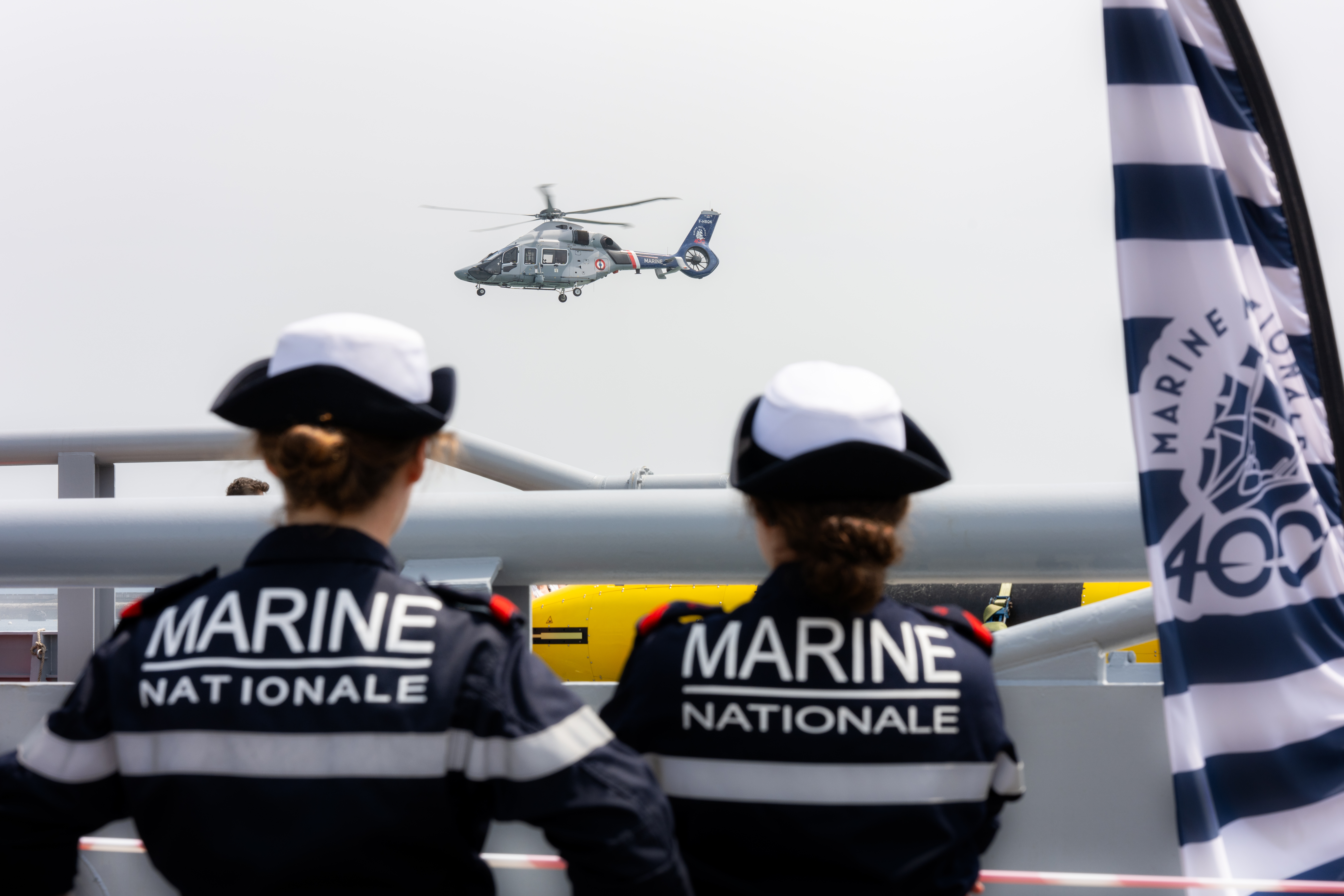 Deux marins de la Marine nationale àBrest